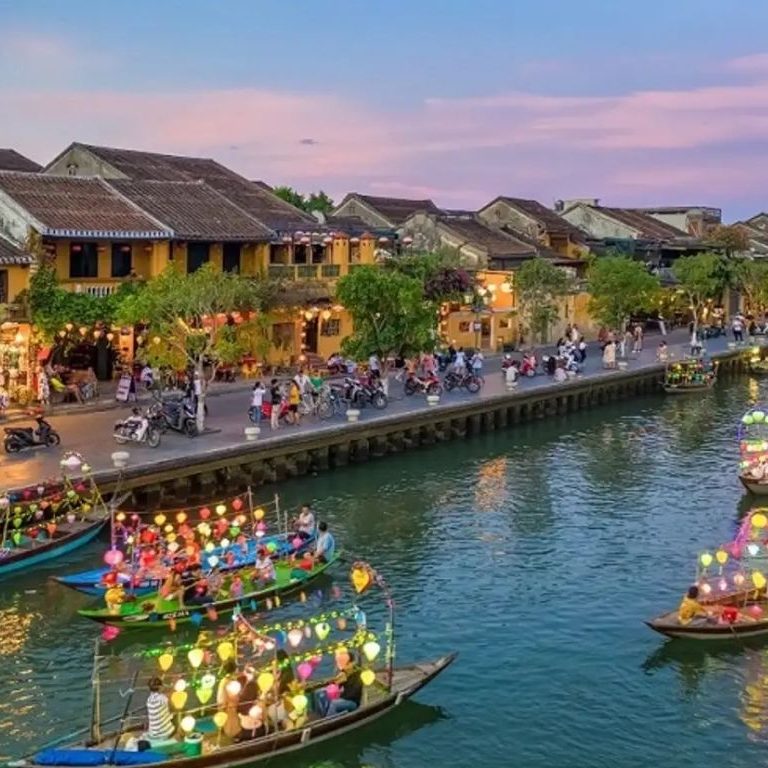 Tour Quy Nhơn - Hội An - Đà Nẵng - Bà Nà Hills 2 ngày 1 đêm Tour Quy Nhơn - Hội An - Đà Nẵng - Bà Nà Hills 2 ngày 1 đêm